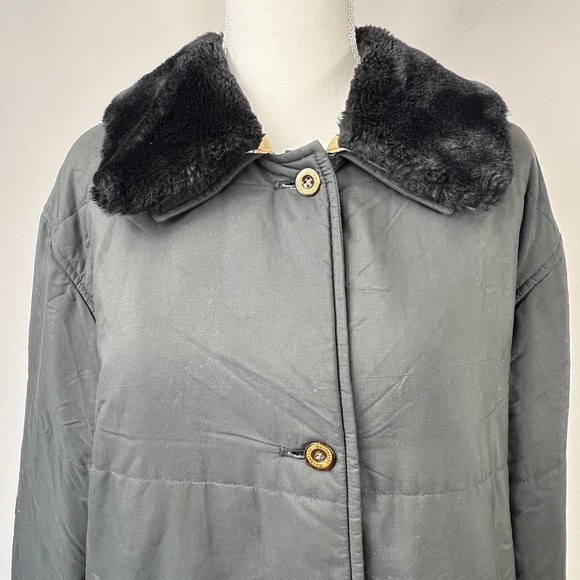 Burberrys of London Black Quilted Jacket Size M Faux Fur Collar - Picture 2 of 16